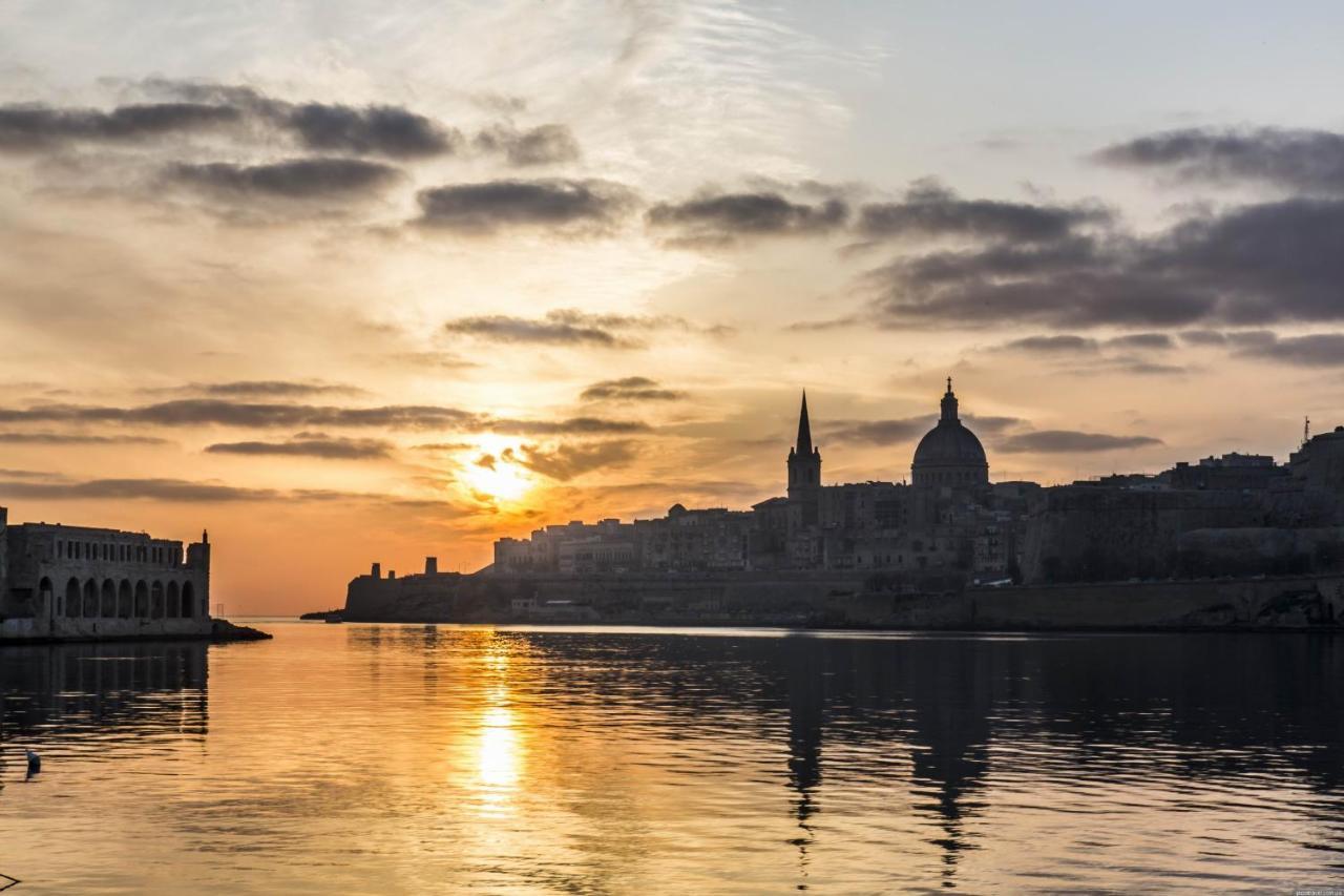 Marvellous Apartment With Valletta And Harbour Views Sliema Buitenkant foto