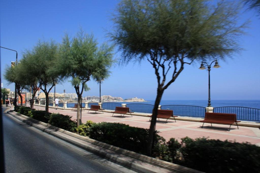 Marvellous Apartment With Valletta And Harbour Views Sliema Buitenkant foto